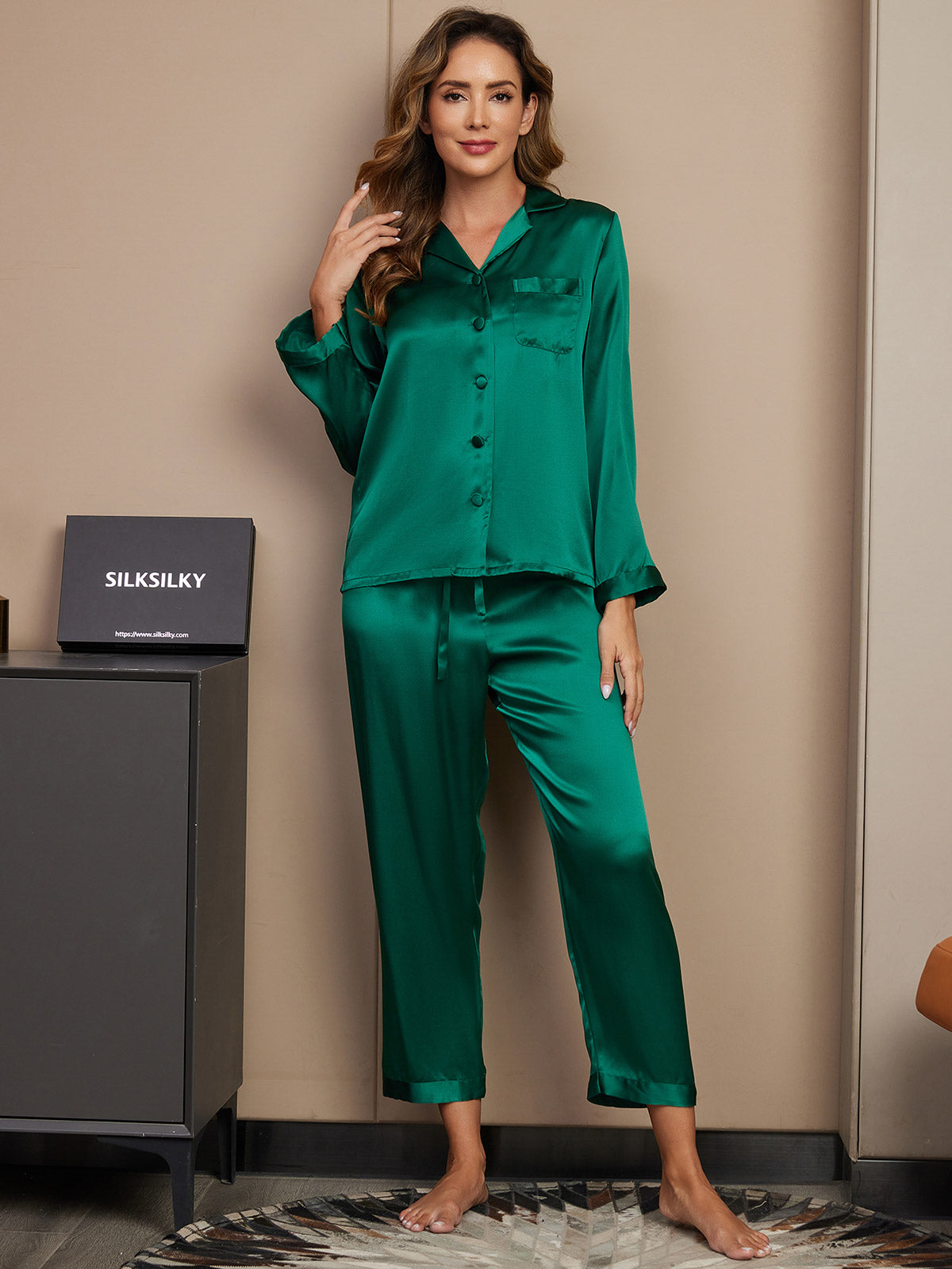 [Green] SilkSilky  Pure Silk Notch Collar Women's Pajamas 001,
